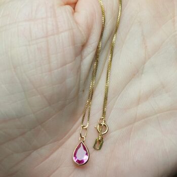 Corrente + Pingente  em ouro 18K/750 modelo veneziana 40 cm 1mm com pingente em ouro 18k/750 com pedra em zincônia na cor Rosa Rubi